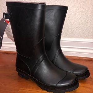 Storm by Cougar rain boots.